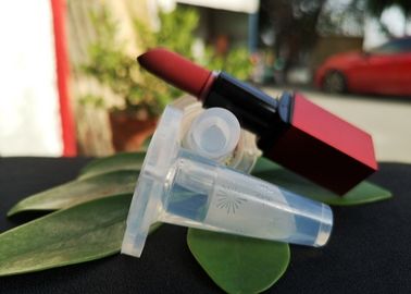 Ein guter Preis. Einfache Hand des hohen transparenten Lippenstiftform-Kristallsilikons mit eigenem Logo Online