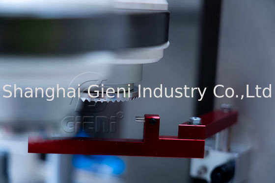 Handsahnegesichts-Reiniger-Zahnpasta-Kunststoffrohr-Füllung und versiegelnde Maschine