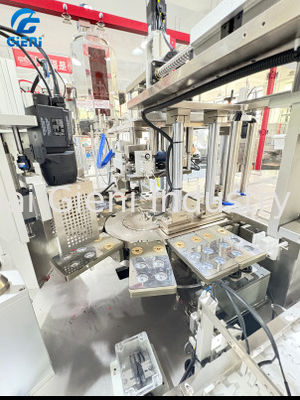 Füllmaschine für Lippenstift aus Silikon mit patentiertem Greifer