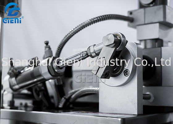 Einzelne Düse, die kosmetische Pulver-Presse-Maschine füllt