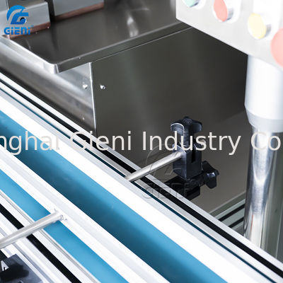 Abdeckcreme-kosmetische Füllmaschine 45pcs/Min 100ml mit dem Düsen-Anheben