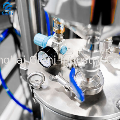 Hochgeschwindigkeits-Make-uppulver-Presse-Maschine 10kgs 2.2kw 50L ölen Sprühgerät